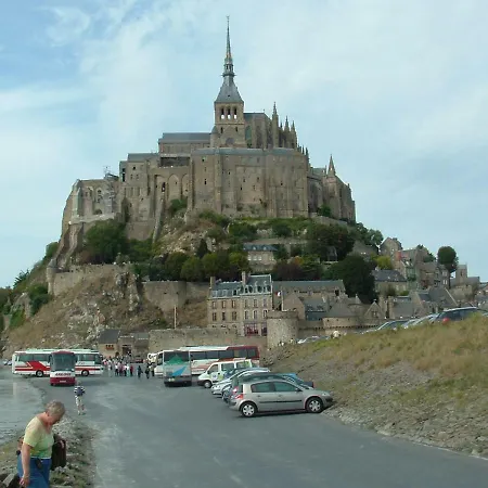 Maison Du Couette-café 3*