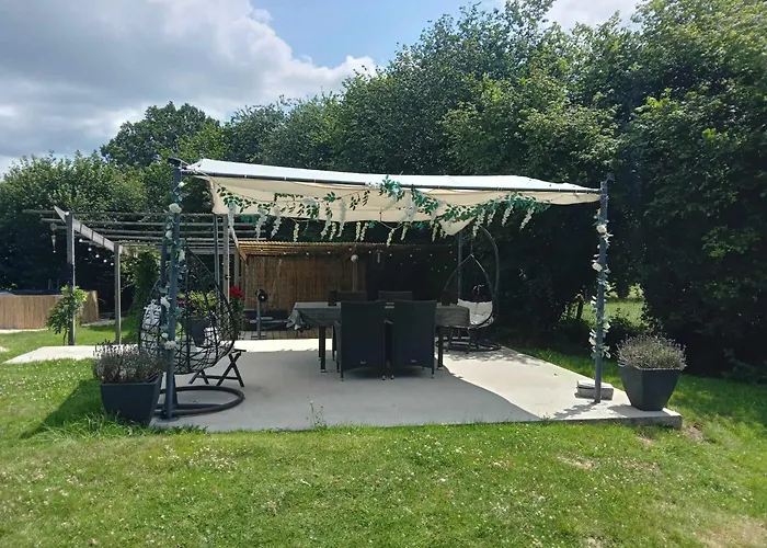 Maison Du Bed & Breakfast Sourdeval